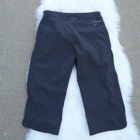 THE NORTH FACE black shorts sz 4 - Picture 2 of 4